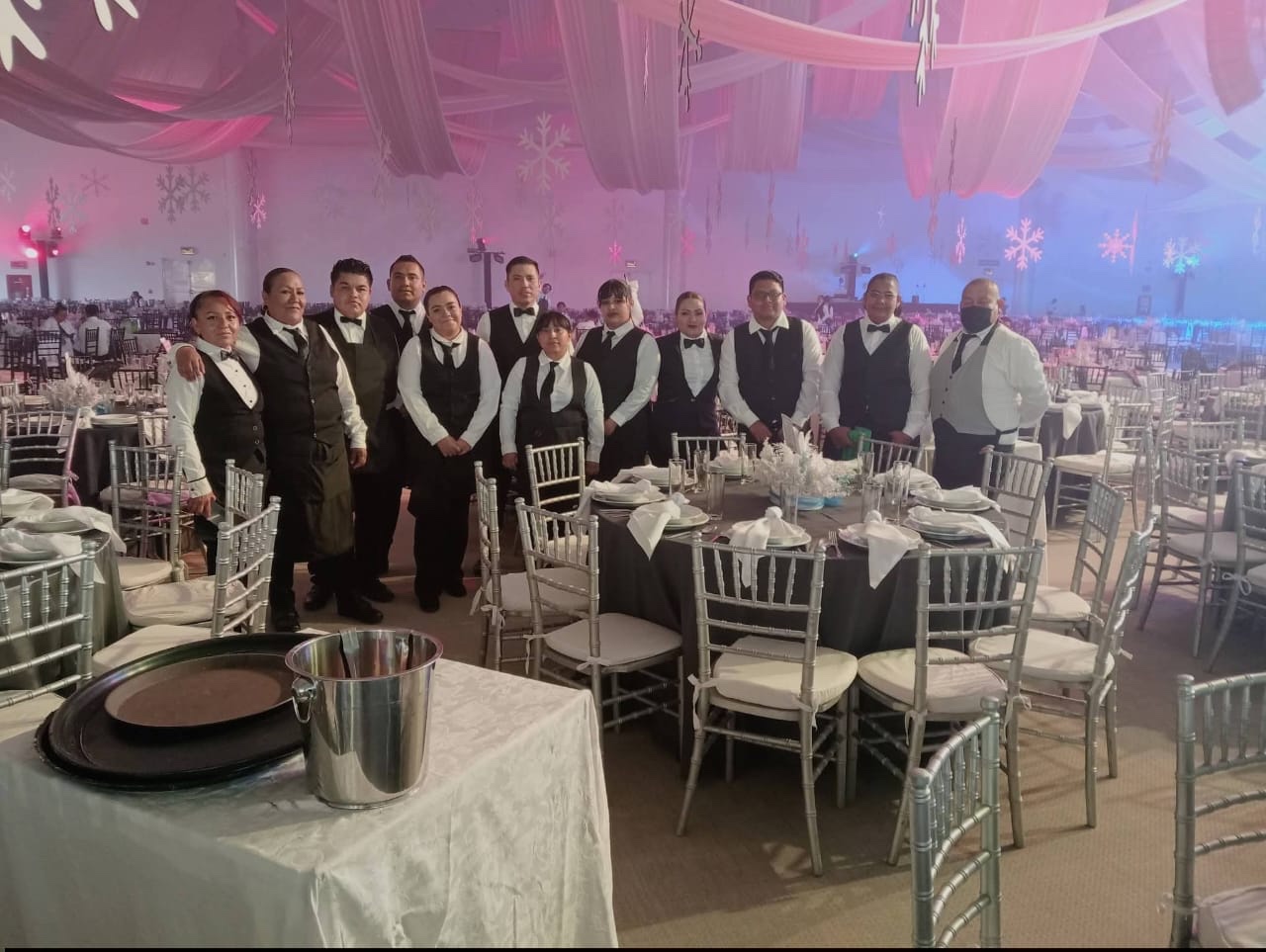 Equipo de Servicio de Meseros La Habana en evento